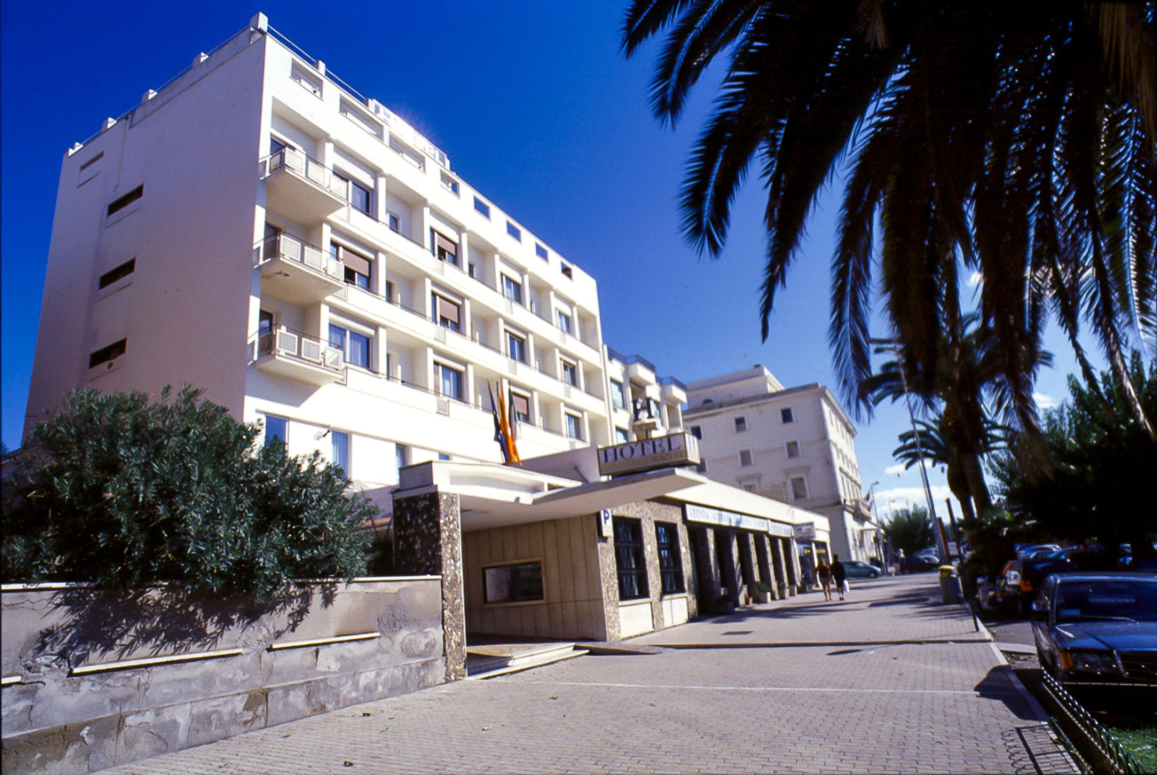 Hotel Mediterraneo Civitavecchia Exterior photo